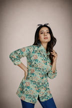 Breezy floral print Pointed Collar Top